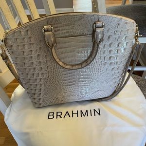 Exceptional shape Brahmin shoulder bag with duster bag